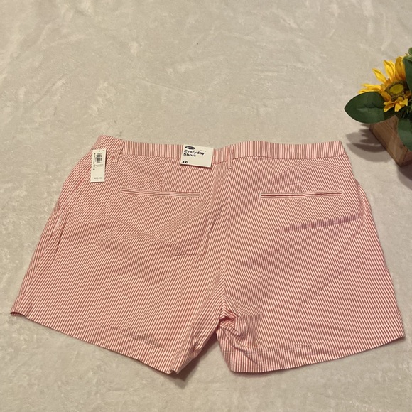 OLD NAVY NWT Size 16 Everyday Short - Picture 9 of 11